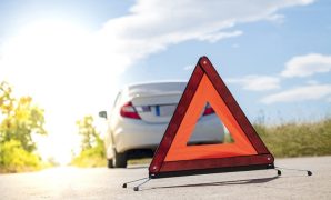 Segitiga Pengaman Mobil Bantu Mengurangi Risiko Kecelakaan Beruntun Segitiga Pengaman Mobil